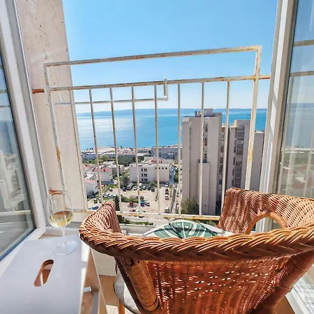 Moody With An Amazing View Apartment Split